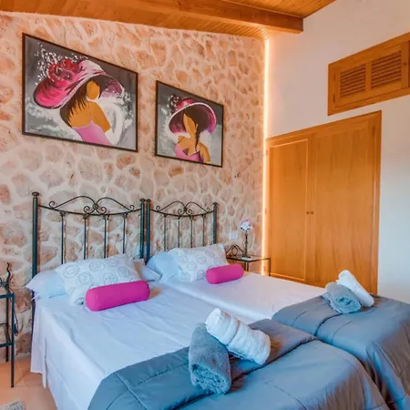 Willa Ca Na Bisquerra